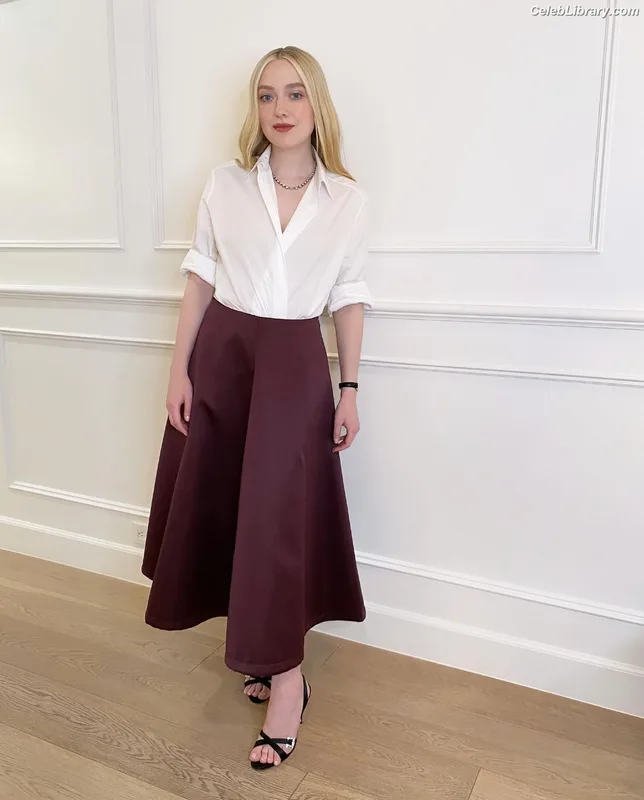 Dakota Fanning photo 21 of 728