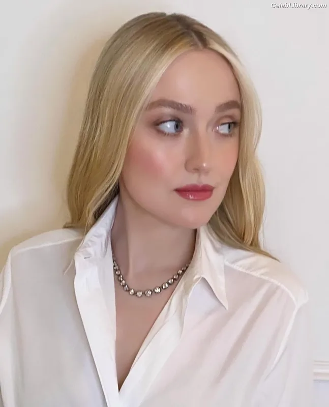 Dakota Fanning photo 22 of 728