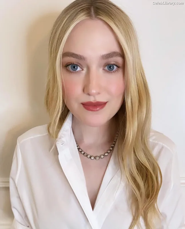 Dakota Fanning photo 1 of 728