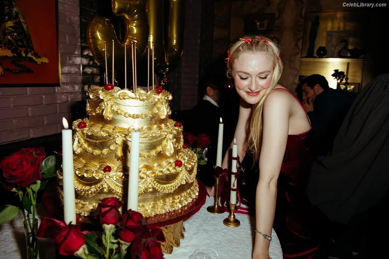 Dakota Fanning photo 8 of 728