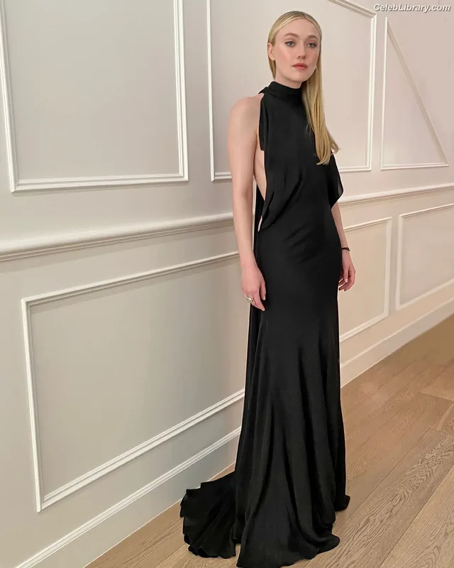 Dakota Fanning photo 11 of 728
