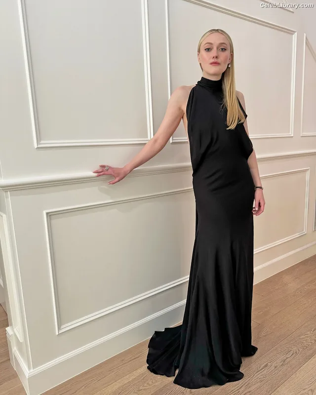 Dakota Fanning photo 13 of 728