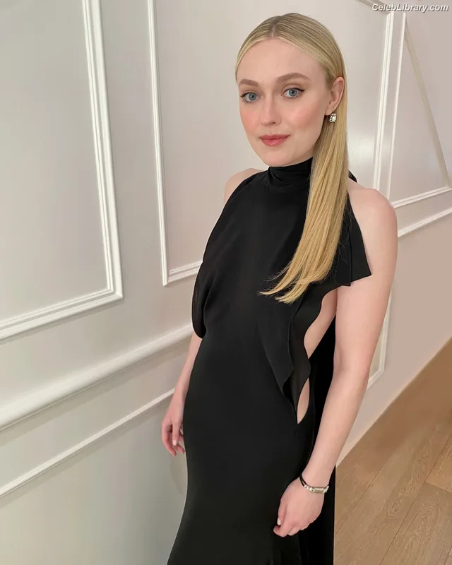Dakota Fanning photo 14 of 728
