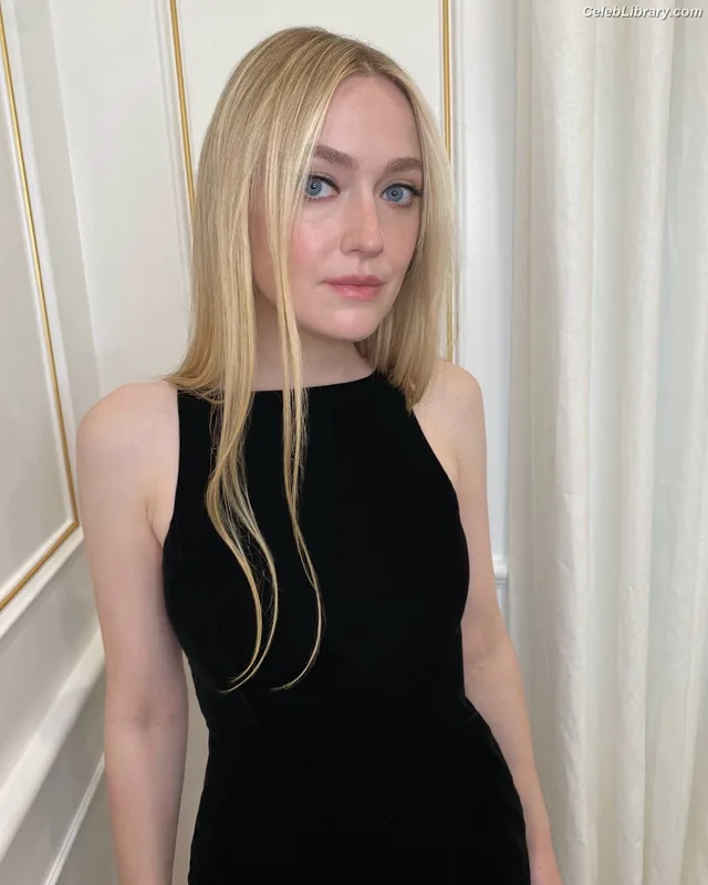Dakota Fanning photo 19 of 728