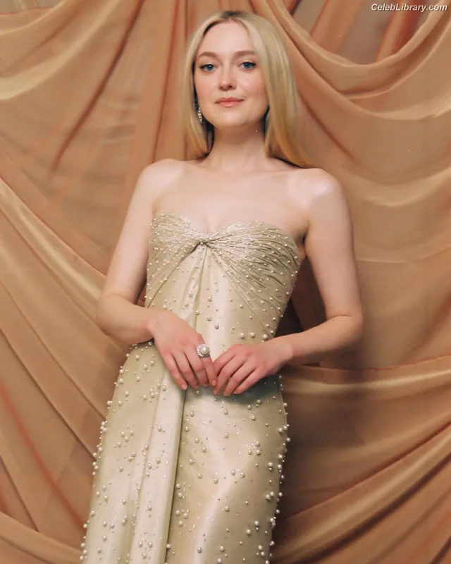 Dakota Fanning photo 2 of 728