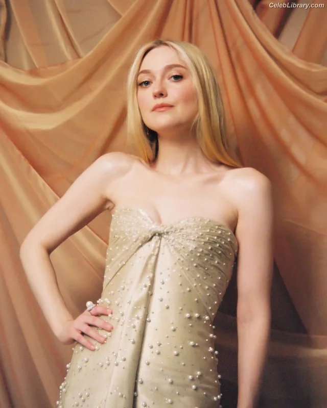 Dakota Fanning photo 3 of 728