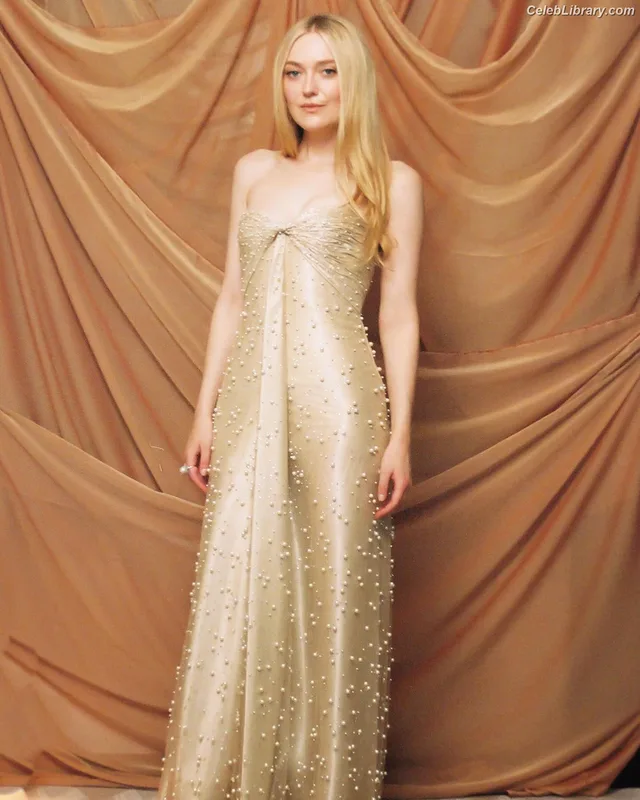 Dakota Fanning photo 5 of 728