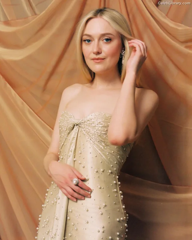 Dakota Fanning photo 7 of 728