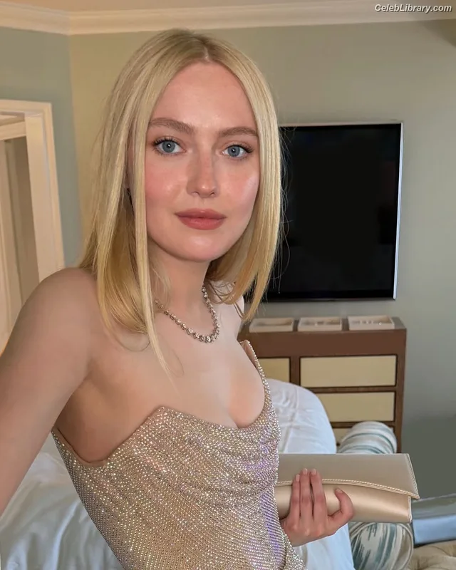 Dakota Fanning photo 24 of 728