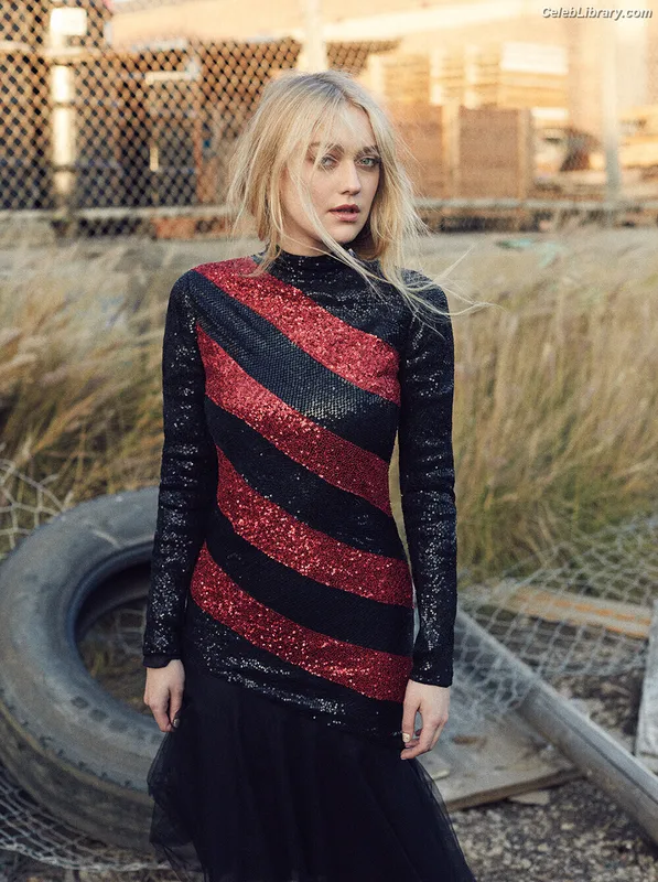 Dakota Fanning photo 10 of 728