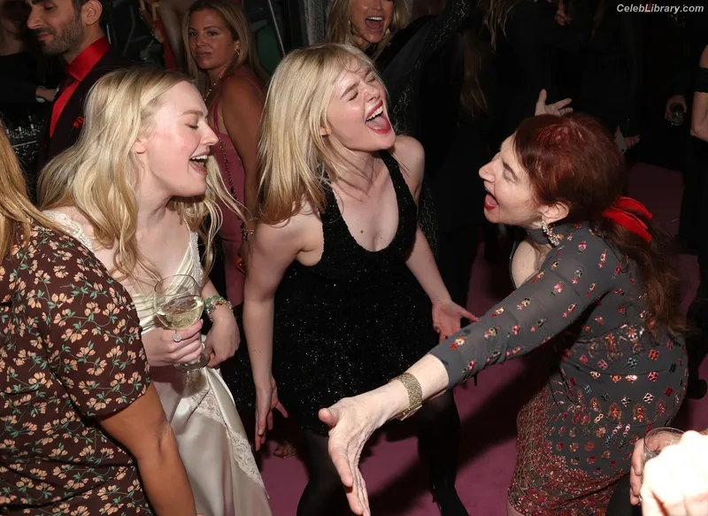 Dakota Fanning photo 21 of 728