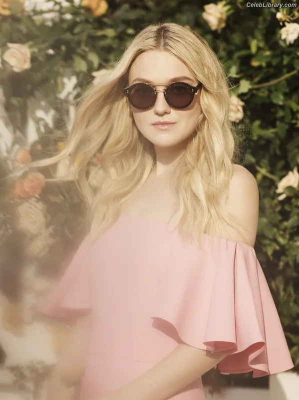 Dakota Fanning photo 4 of 728