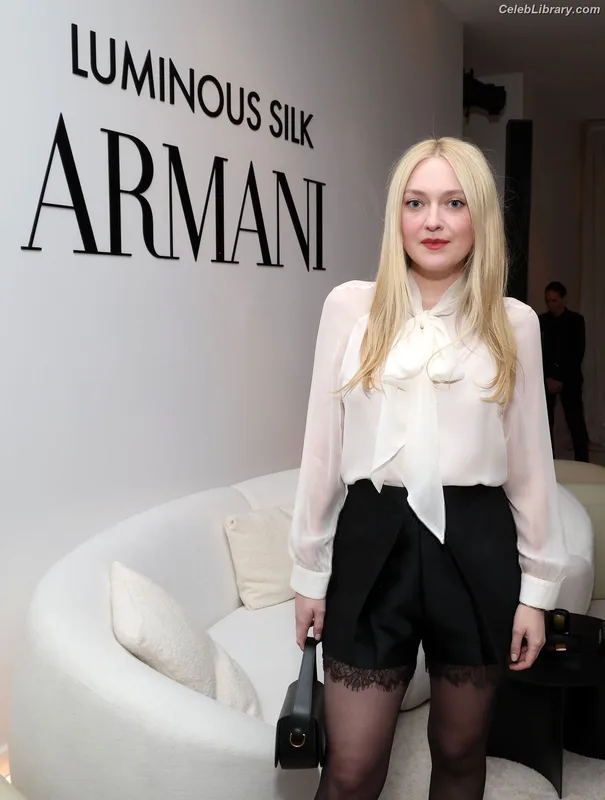Dakota Fanning photo 20 of 728