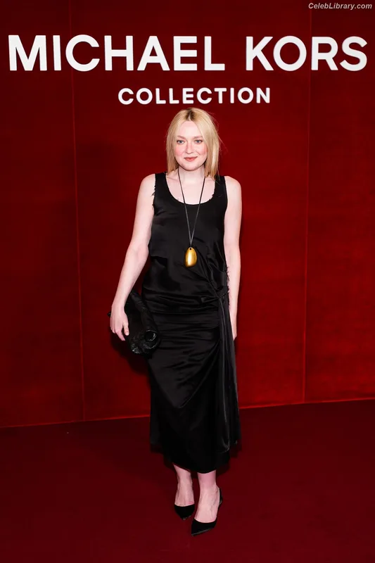 Dakota Fanning photo 6 of 728