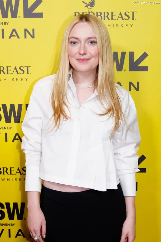 Dakota Fanning photo 6 of 728