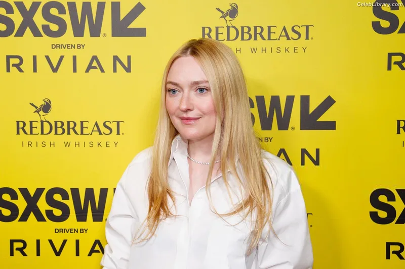 Dakota Fanning photo 13 of 728