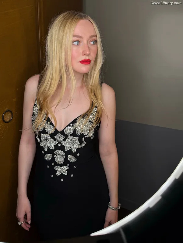 Dakota Fanning photo 16 of 728