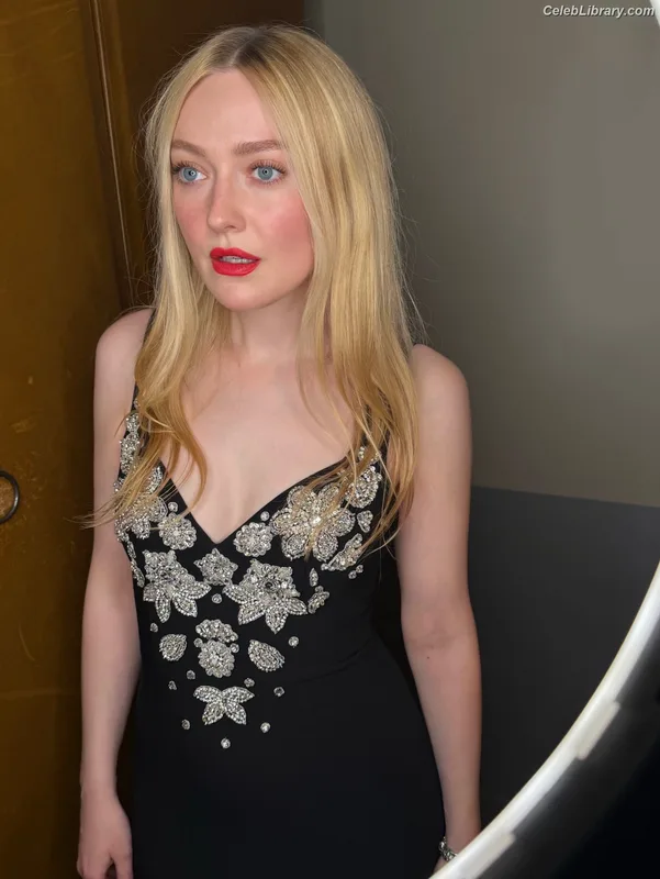 Dakota Fanning photo 18 of 728