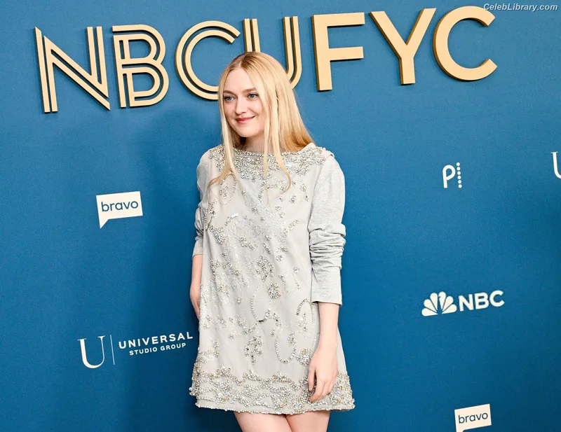 Dakota Fanning photo 5 of 728