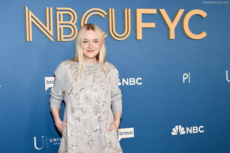 Dakota Fanning photo 7 of 728