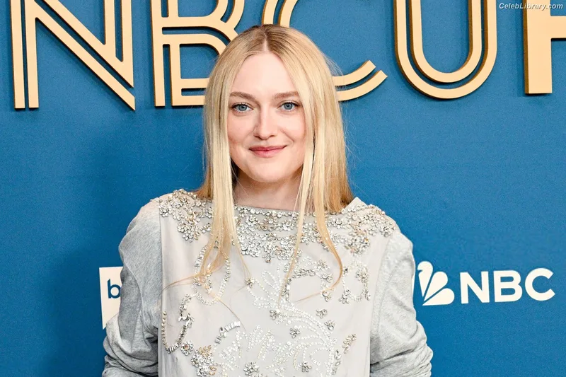 Dakota Fanning photo 10 of 728