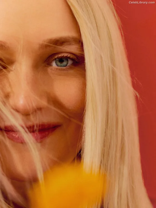 Dakota Fanning photo 13 of 728