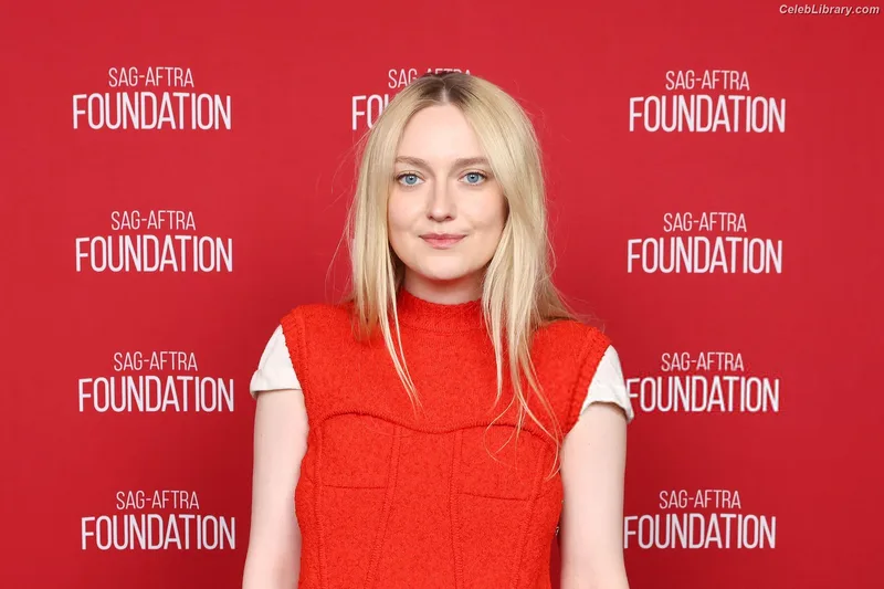 Dakota Fanning photo 24 of 728