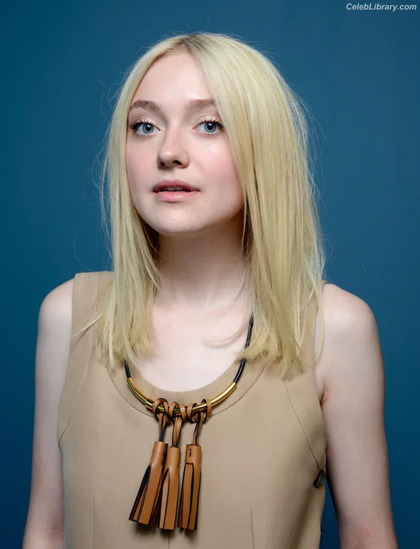 Dakota Fanning photo 3 of 728