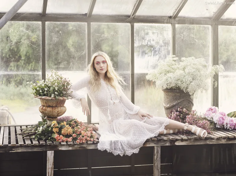 Dakota Fanning photo 20 of 728