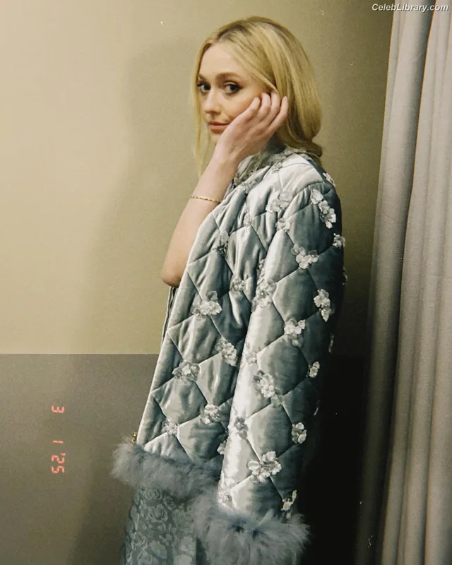 Dakota Fanning photo 1 of 728