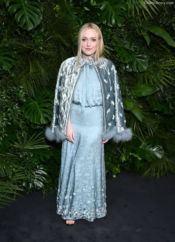 Dakota Fanning photo 8 of 728