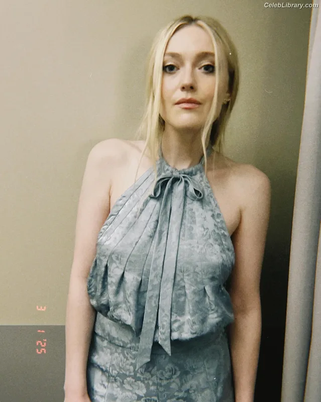 Dakota Fanning photo 9 of 728