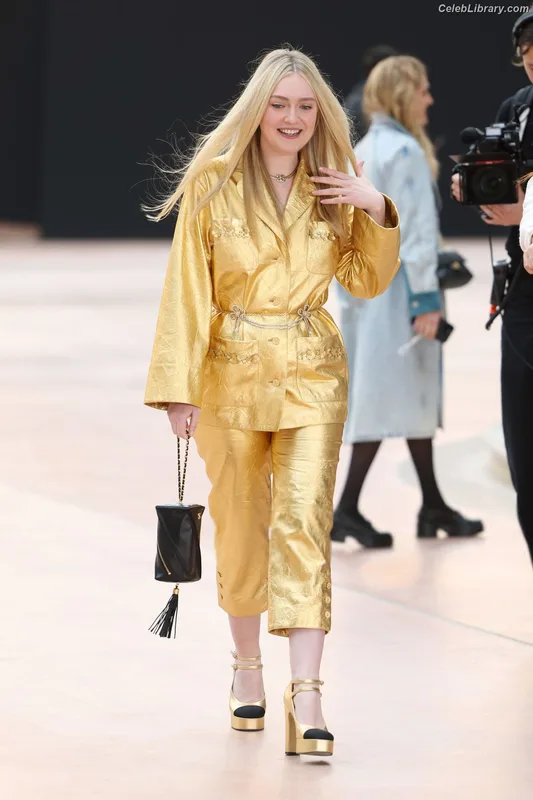 Dakota Fanning photo 14 of 728