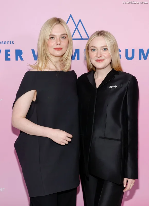 Dakota Fanning photo 10 of 728