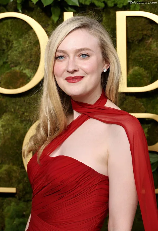 Dakota Fanning photo 18 of 728
