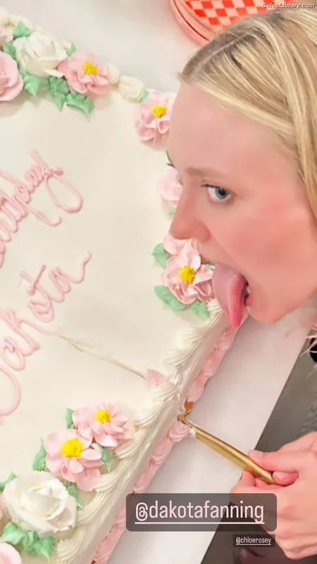 Dakota Fanning photo 5 of 728
