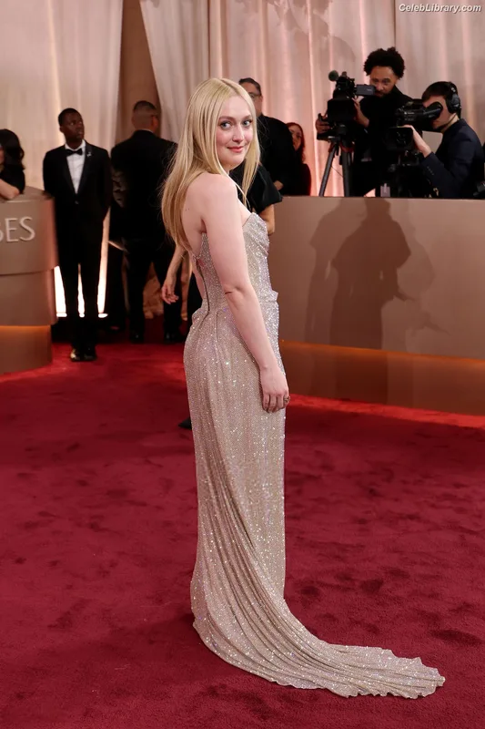 Dakota Fanning photo 24 of 728