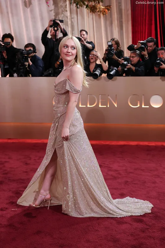 Dakota Fanning photo 13 of 728