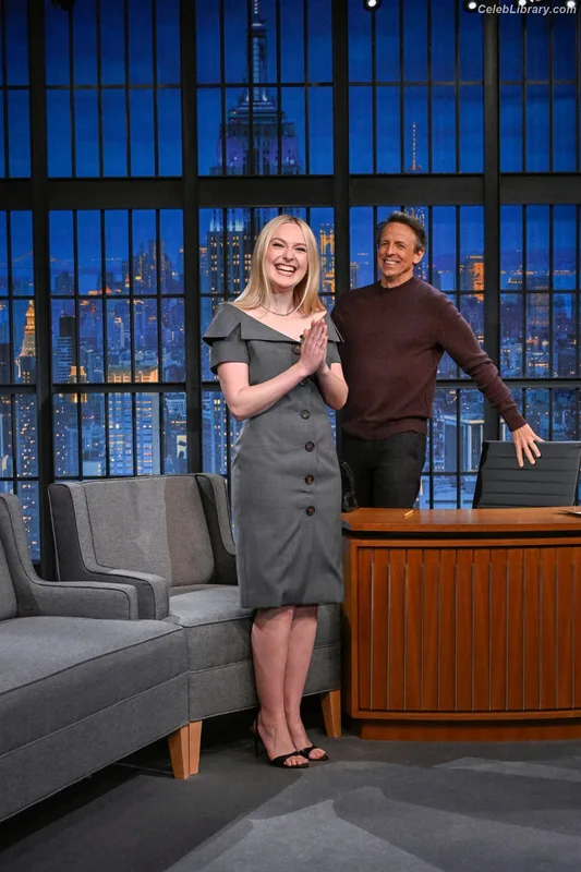 Dakota Fanning photo 7 of 728