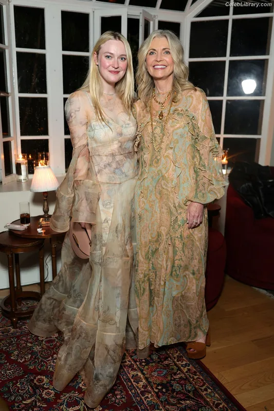 Dakota Fanning photo 4 of 728