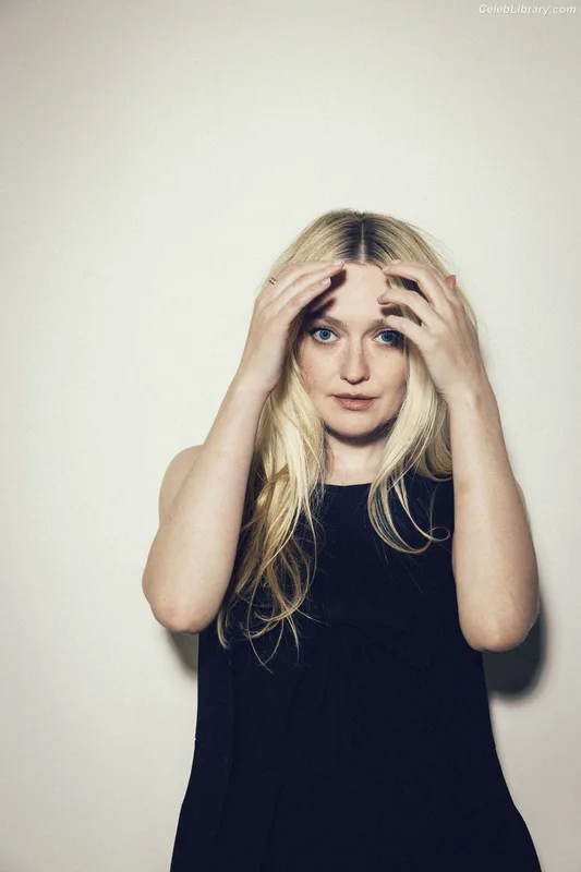 Dakota Fanning photo 6 of 728