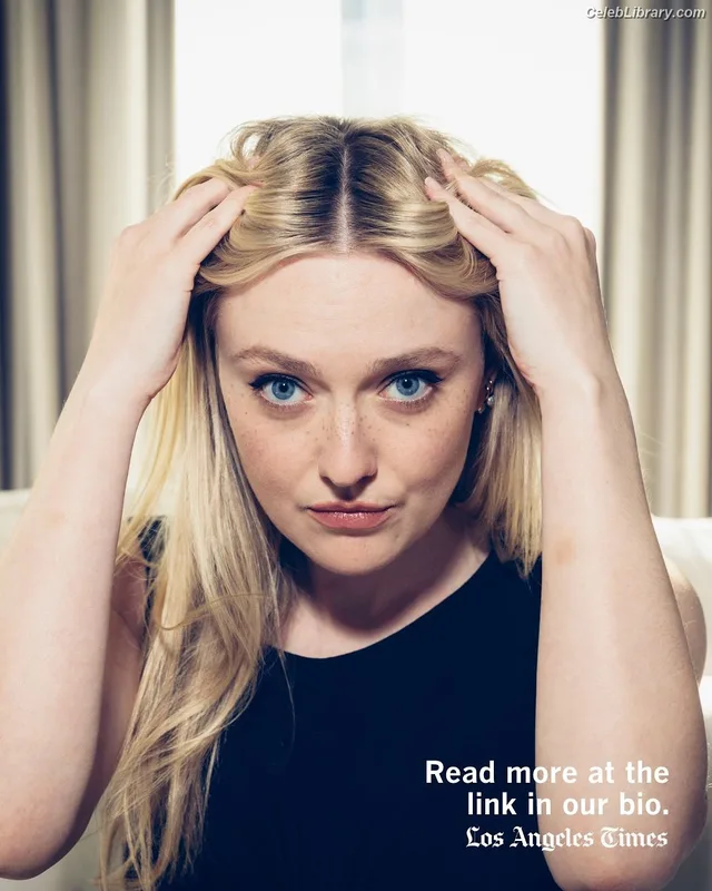 Dakota Fanning photo 7 of 728