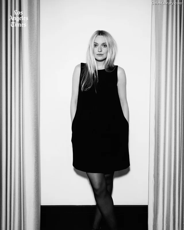 Dakota Fanning photo 8 of 728