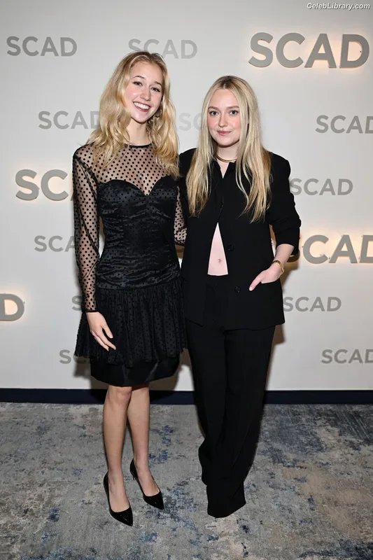 Dakota Fanning photo 14 of 728