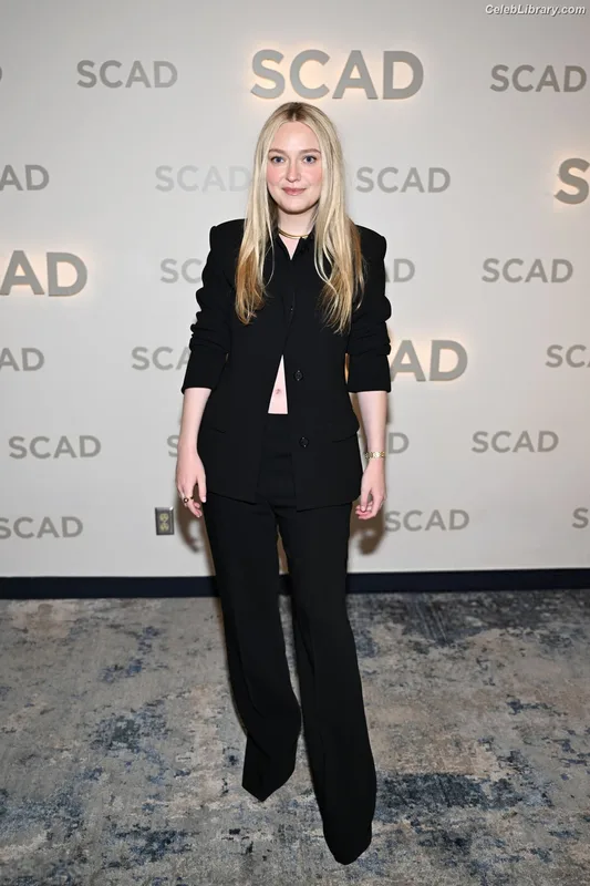 Dakota Fanning photo 19 of 728
