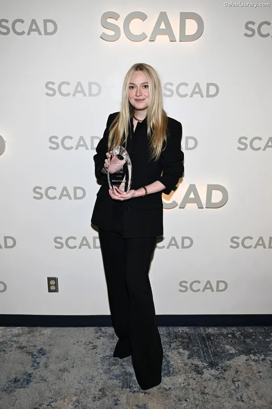 Dakota Fanning photo 23 of 728
