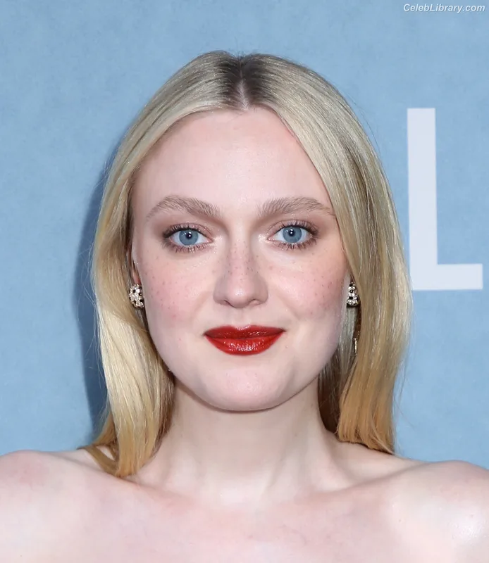 Dakota Fanning photo 24 of 728
