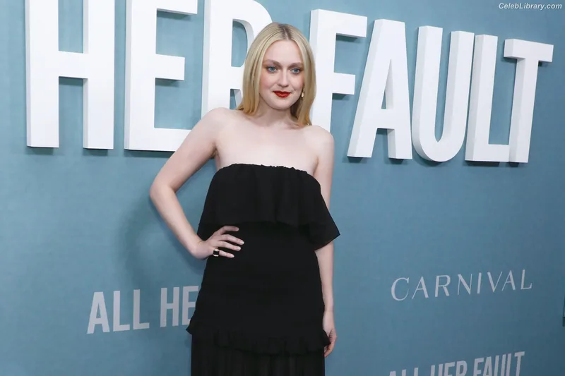 Dakota Fanning photo 12 of 728