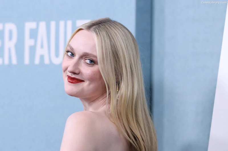 Dakota Fanning photo 22 of 728