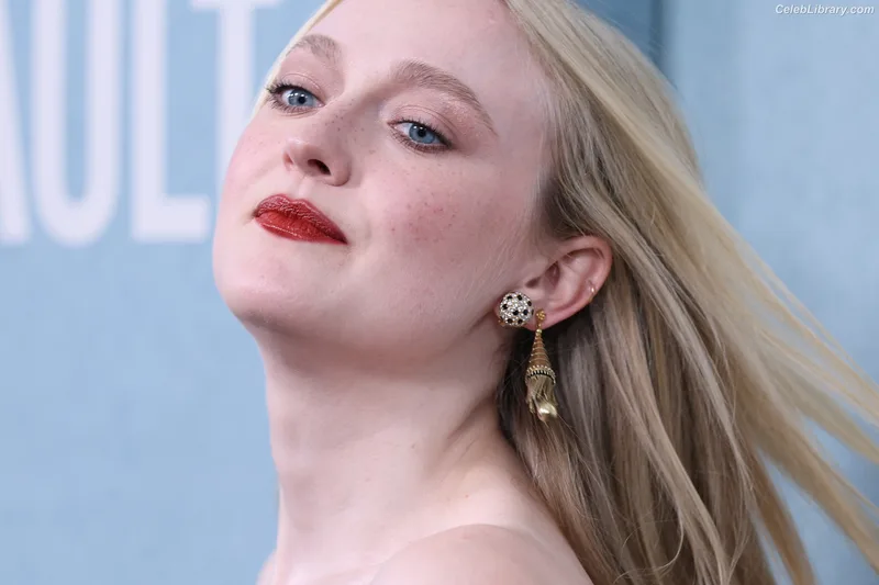 Dakota Fanning photo 24 of 728